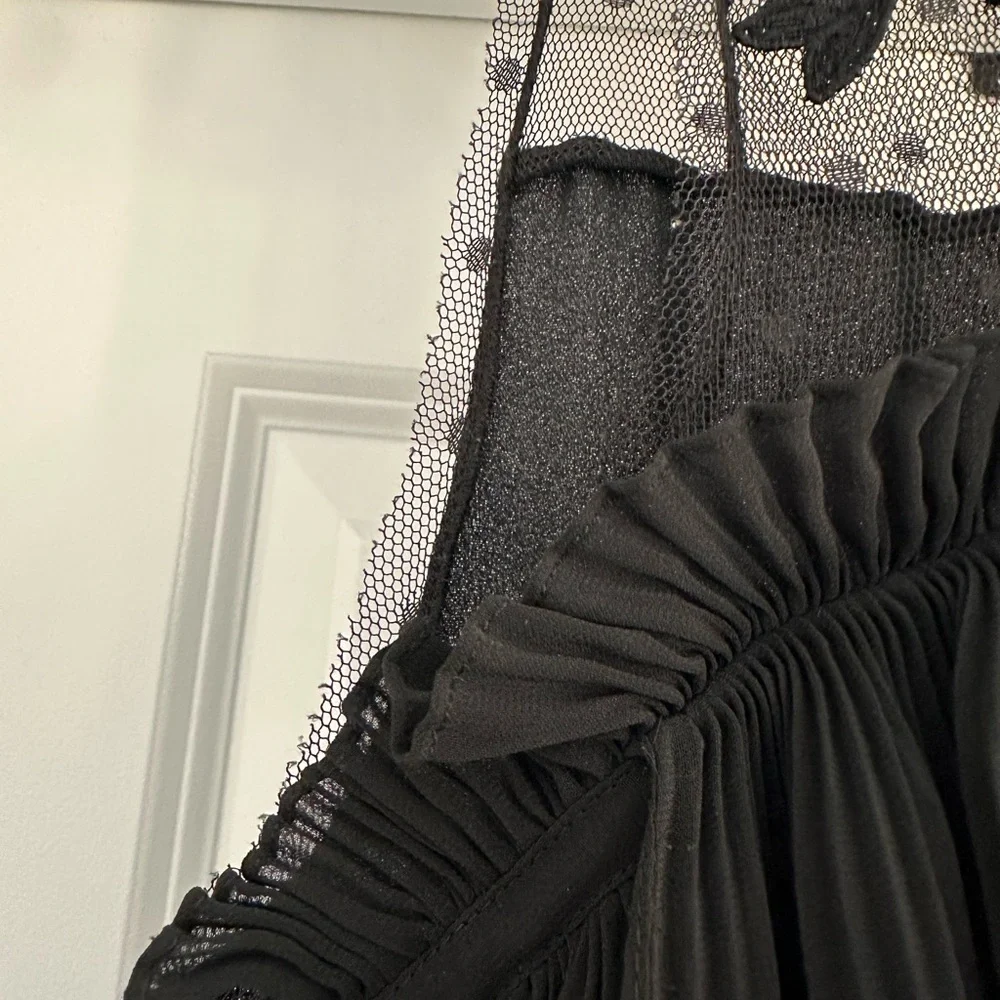 BCBGMaxAzria Elegant Black Ruffled Cocktail Dress with Lace, Sleeveless, Size M - Picture 4 of 12